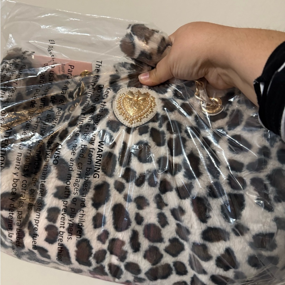 Juicy Couture Viral hard to find Snow Leopard Faux Fur Tote with Gold Emblem - Picture 4 of 5
